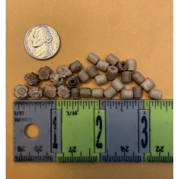 Set Lot 29 Natural Color Veg Ivory Cork Beads Mini Button Carved And Barrel - Picture 2 of 3